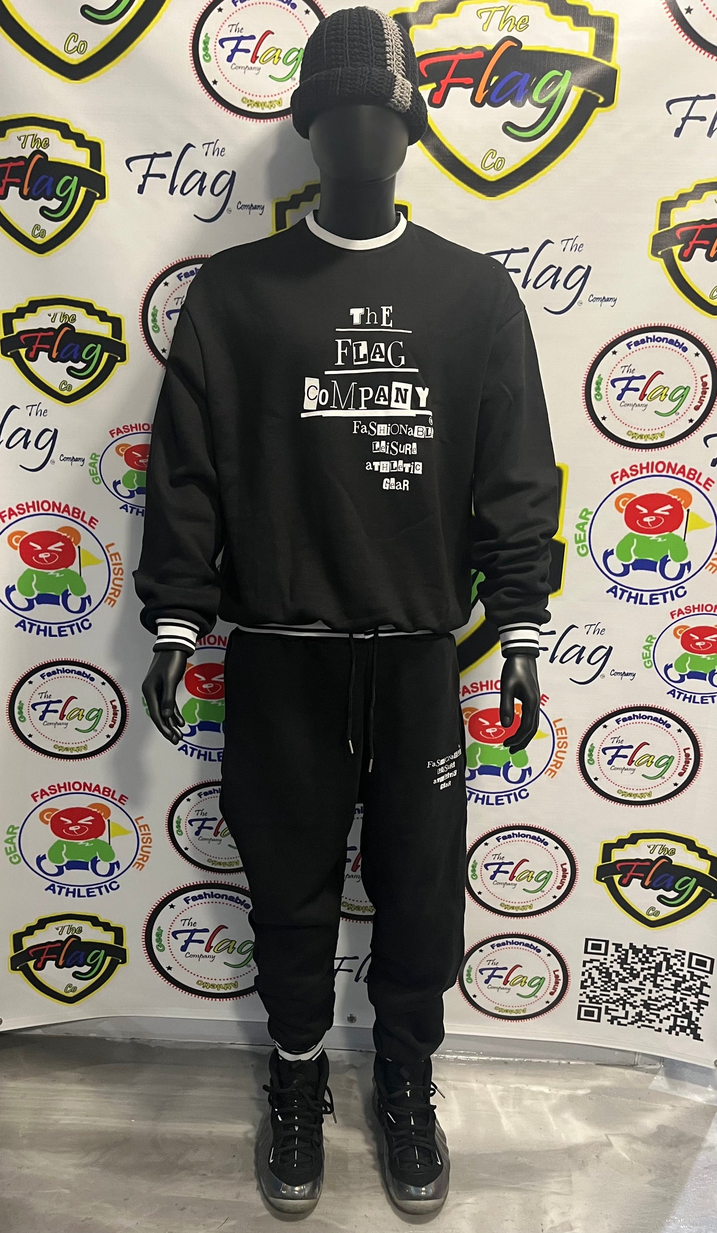 Raised Print Fleece Sweatshirt (Crest Aqua FLAG Black)